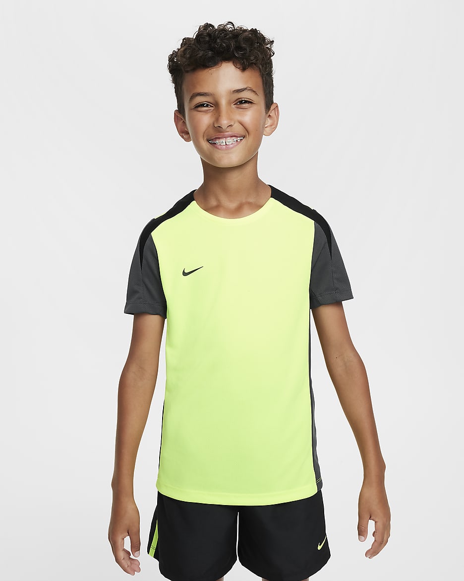 Nike dri fit t shirt junior hotsell